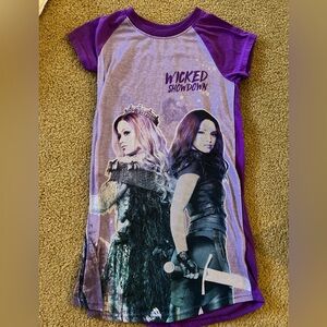Girls Disney Descendants nightgown size 8